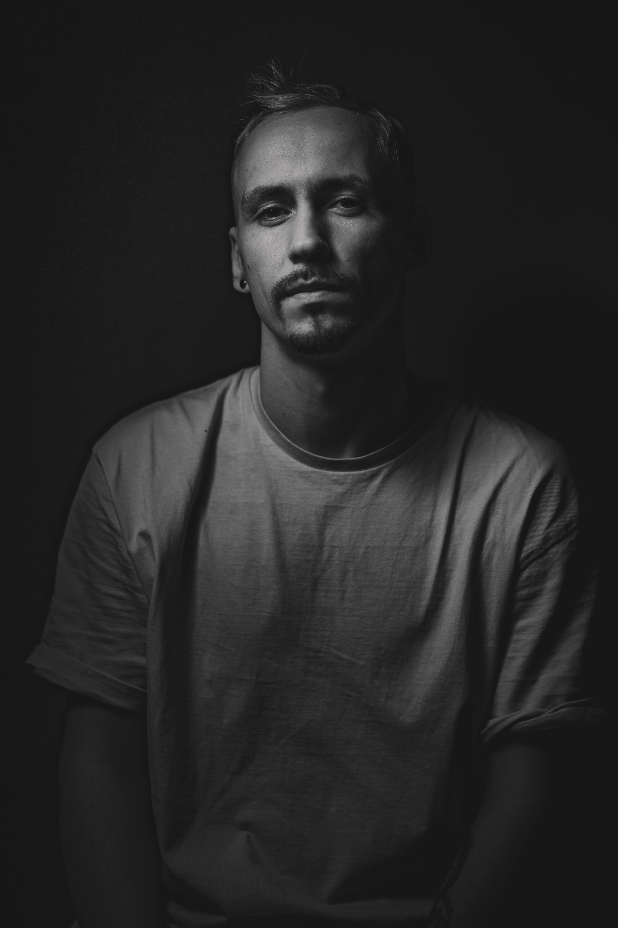 portret_studyjny_męszczyzna